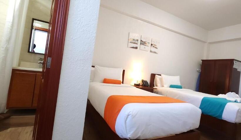 هتل Voyager Sun & Reef