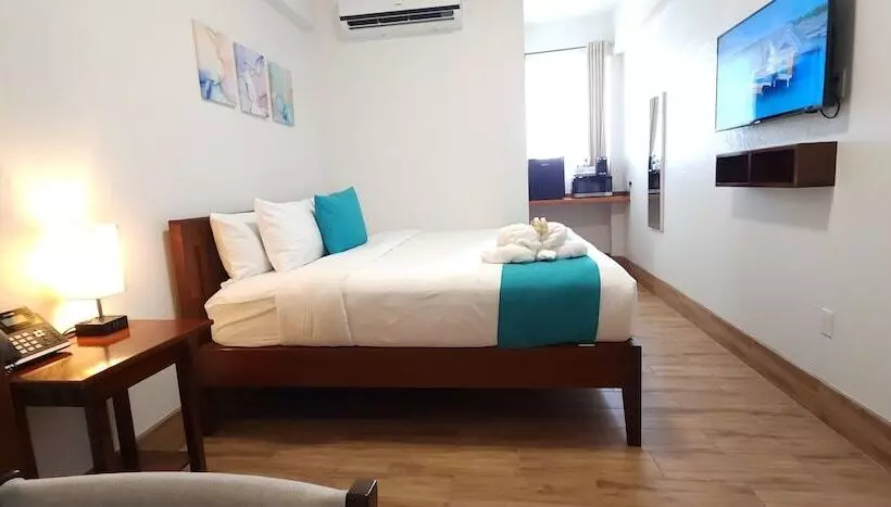 Hotelli Voyager Sun & Reef