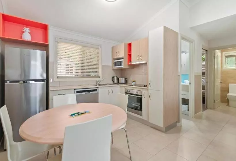 호텔 Ashmore Palms Holiday Village