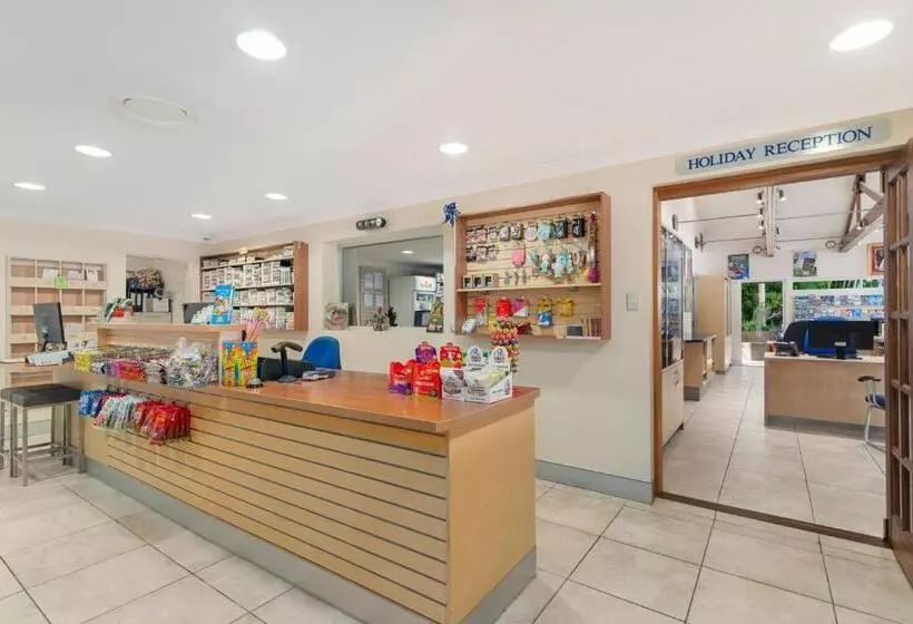 호텔 Ashmore Palms Holiday Village