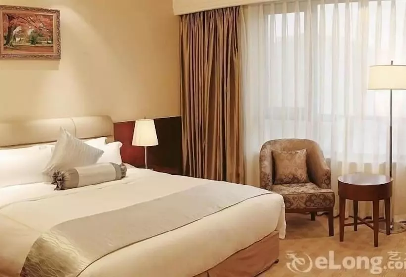 Отель Chengdu Sovereign