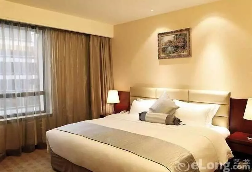 Отель Chengdu Sovereign