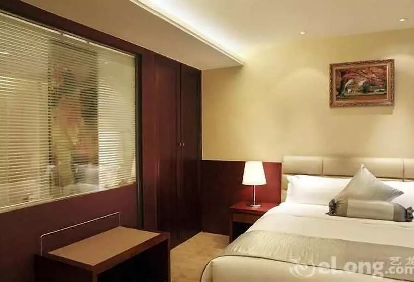 Отель Chengdu Sovereign