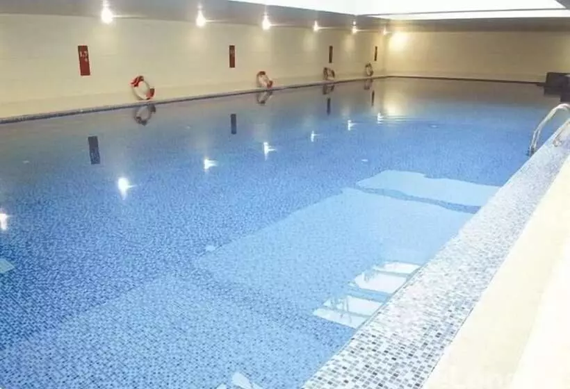 Отель Chengdu Sovereign