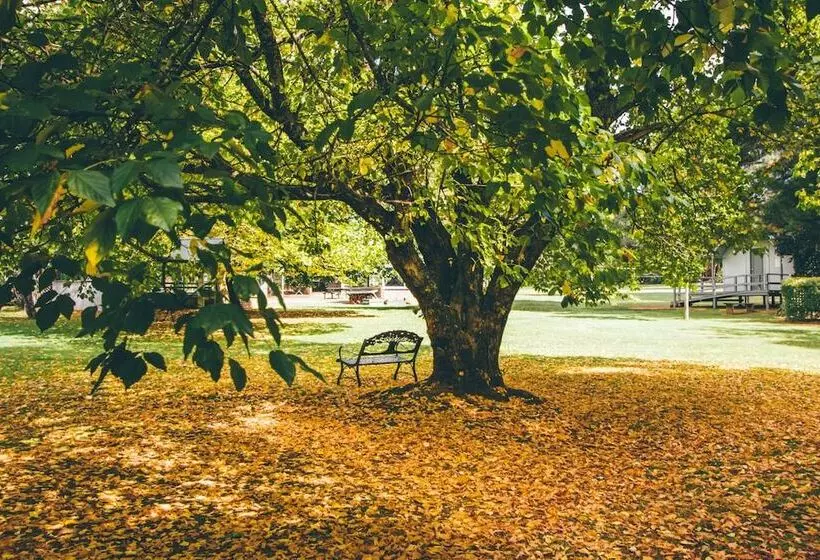 Hotel Federation Gardens & Possums Hideaway