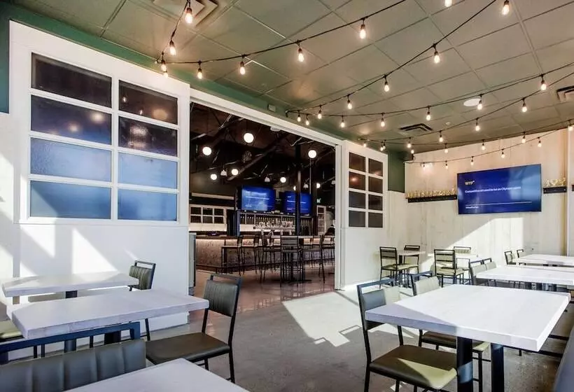 酒店 Four Points By Sheraton Edmonton Gateway