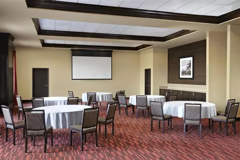 酒店 Four Points By Sheraton Edmonton Gateway