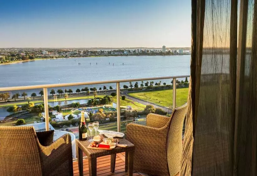 هتل Fraser Suites Perth