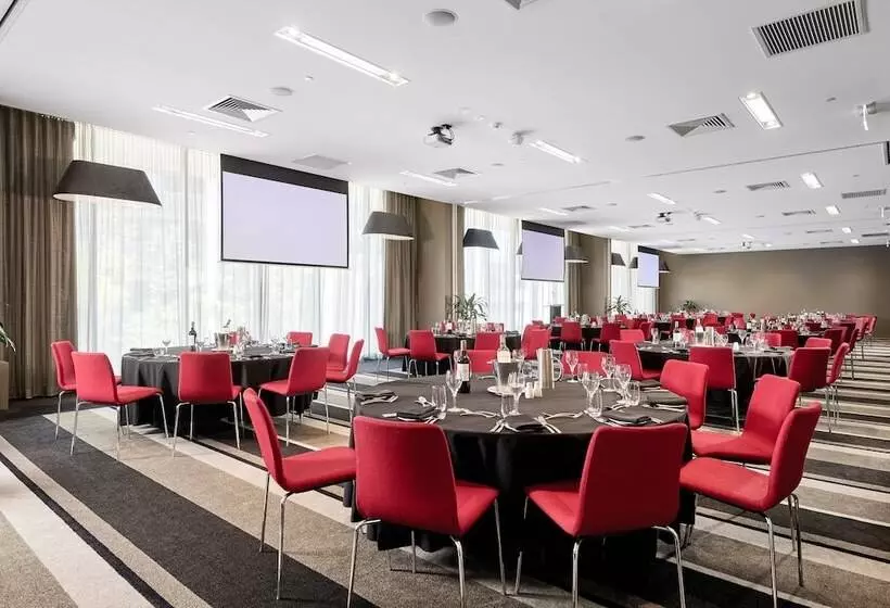 هتل Fraser Suites Perth