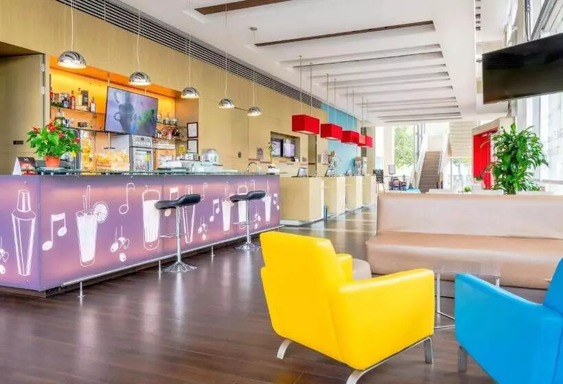 هتل Ibis Medellin