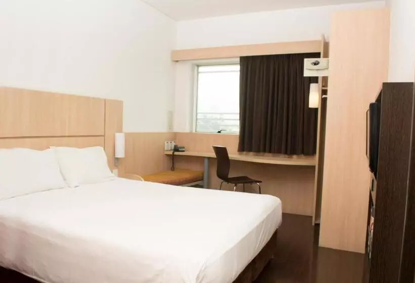 هتل Ibis Medellin
