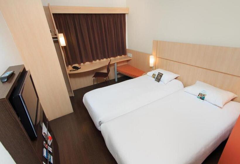 בית מלון כפרי Ibis Medellin