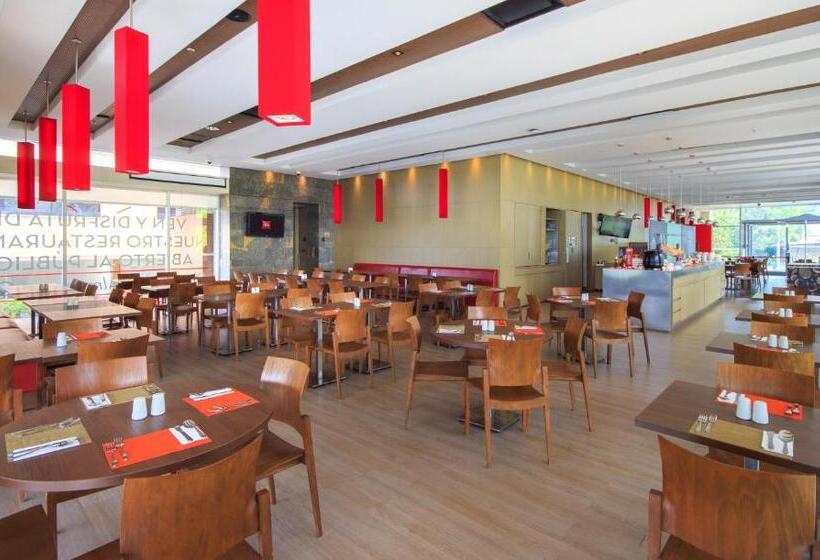 בית מלון כפרי Ibis Medellin