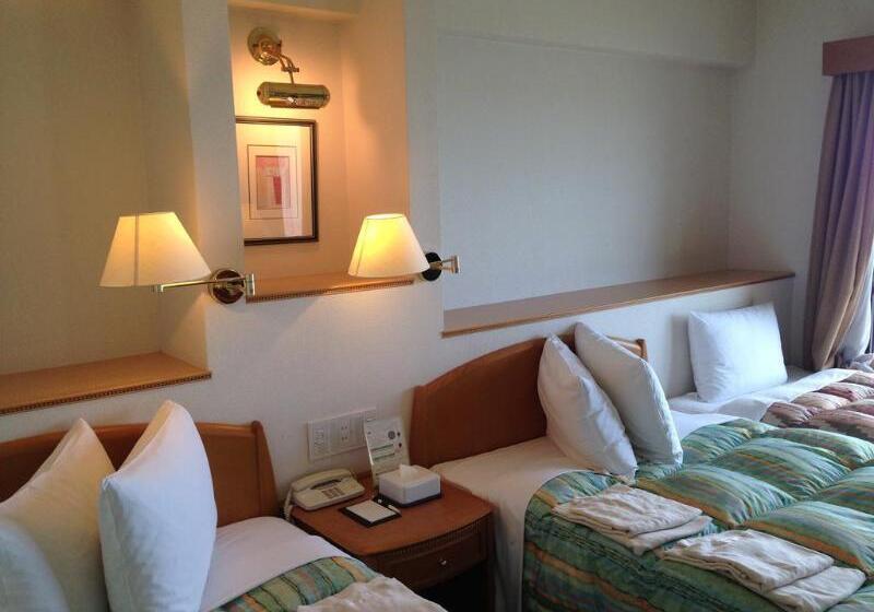 酒店 Naha Beach Side