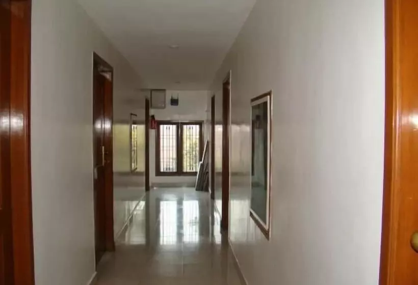 Hotelli Super Townhouse Oriental Inn