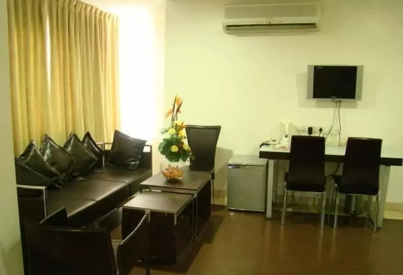 Hotelli Super Townhouse Oriental Inn