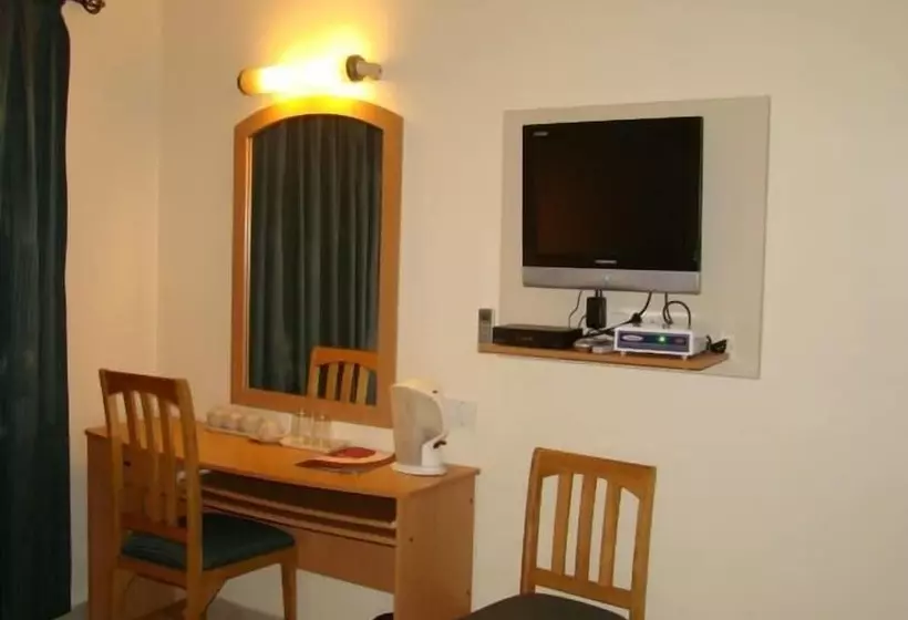 Hotelli Super Townhouse Oriental Inn