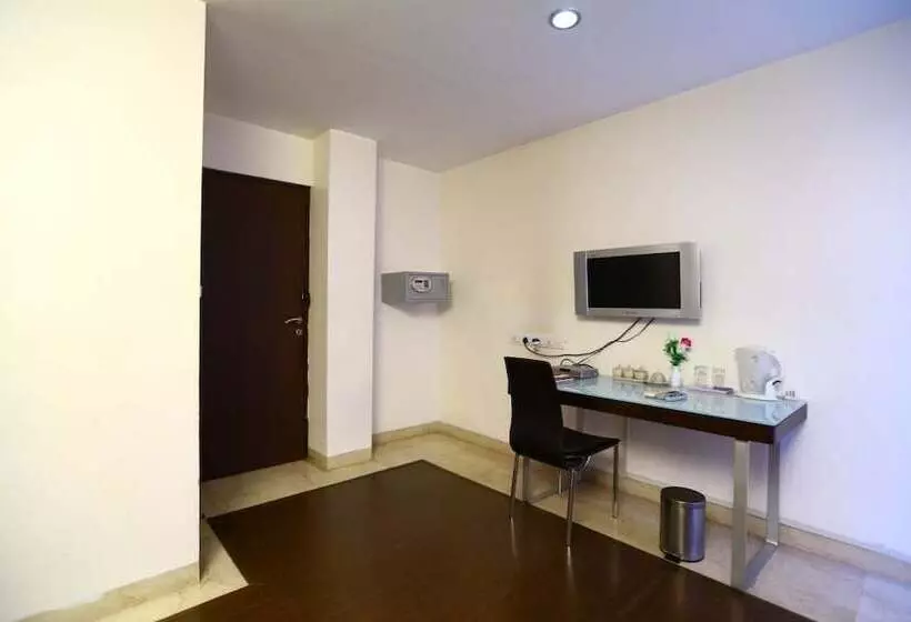 Hotelli Super Townhouse Oriental Inn