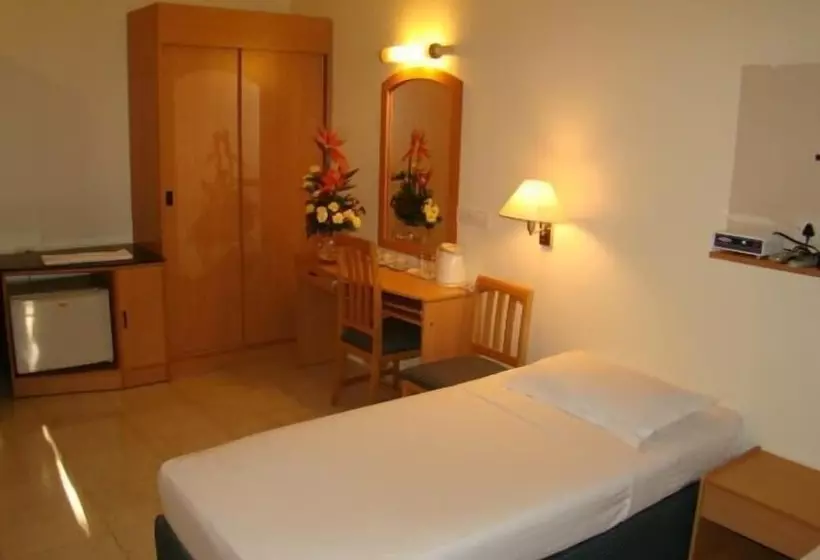 Hotelli Super Townhouse Oriental Inn