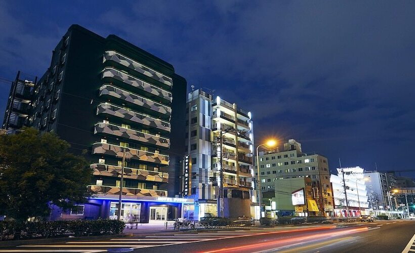 فندق Pivot Shinimamiya Ekimae