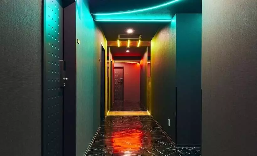 فندق Pivot Shinimamiya Ekimae