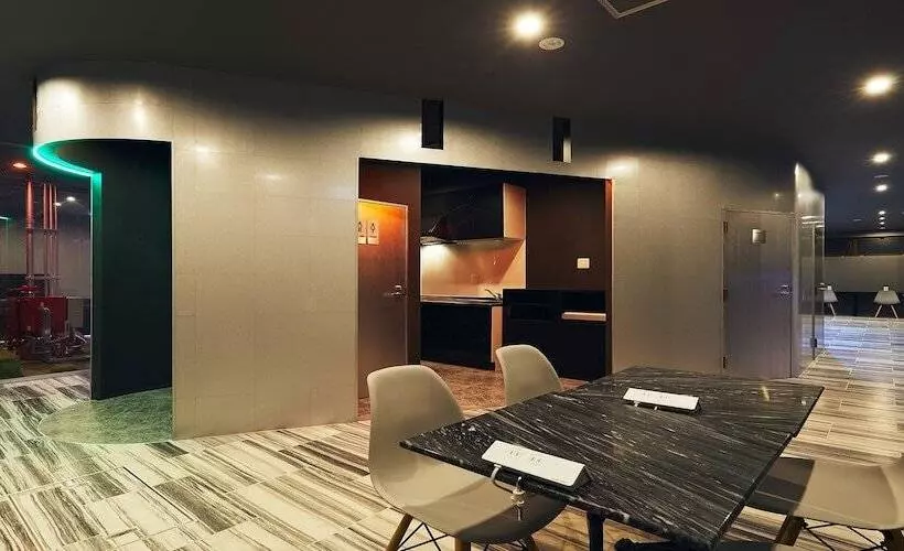 فندق Pivot Shinimamiya Ekimae