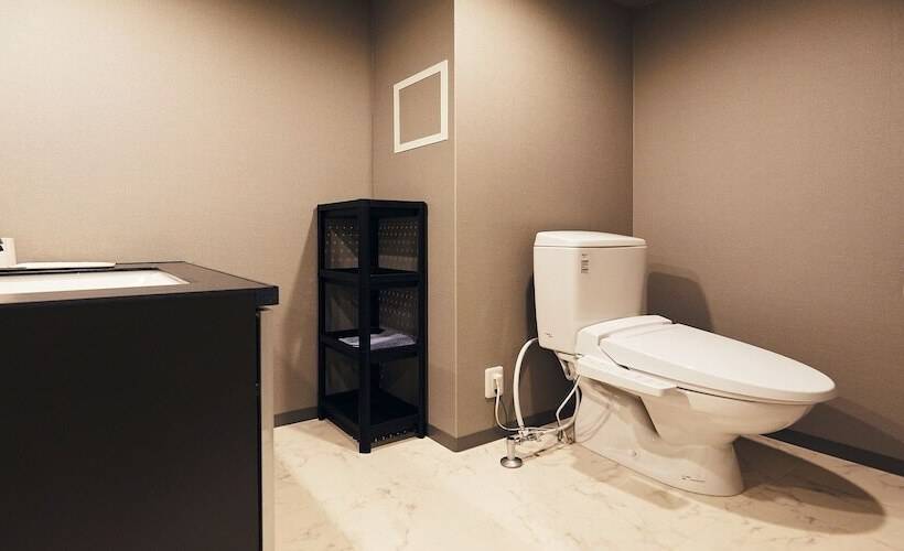 فندق Pivot Shinimamiya Ekimae