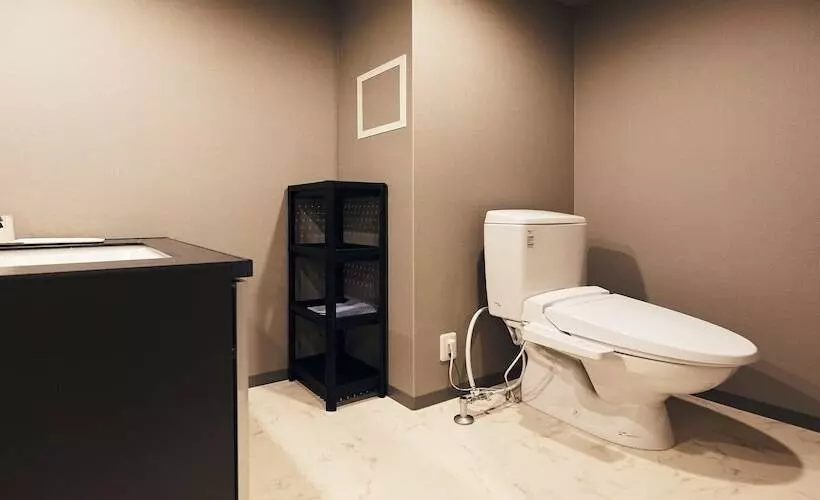 فندق Pivot Shinimamiya Ekimae