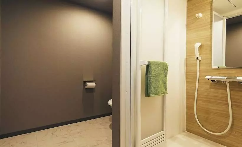 فندق Pivot Shinimamiya Ekimae