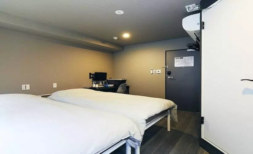 فندق Pivot Shinimamiya Ekimae