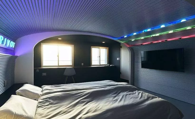 فندق Pivot Shinimamiya Ekimae