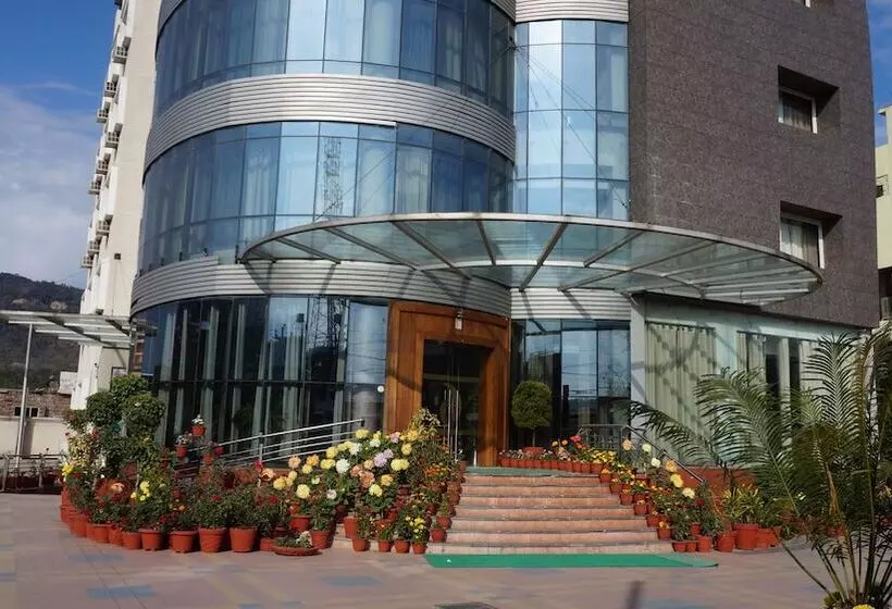 Отель The Amaris