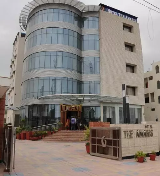 Отель The Amaris