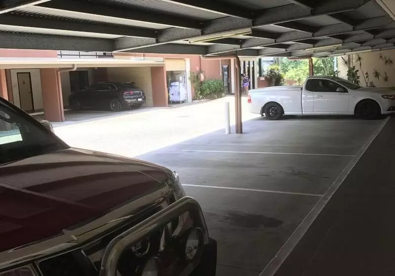 Мотель Rocky Resort Motor Inn