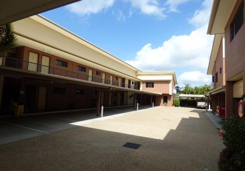 Мотель Rocky Resort Motor Inn