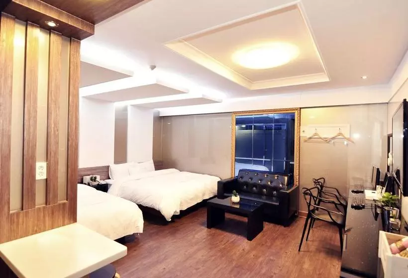 فندق على الطريق Haeundae Society