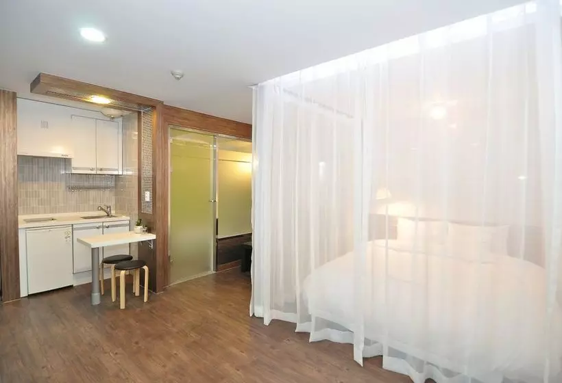 فندق على الطريق Haeundae Society