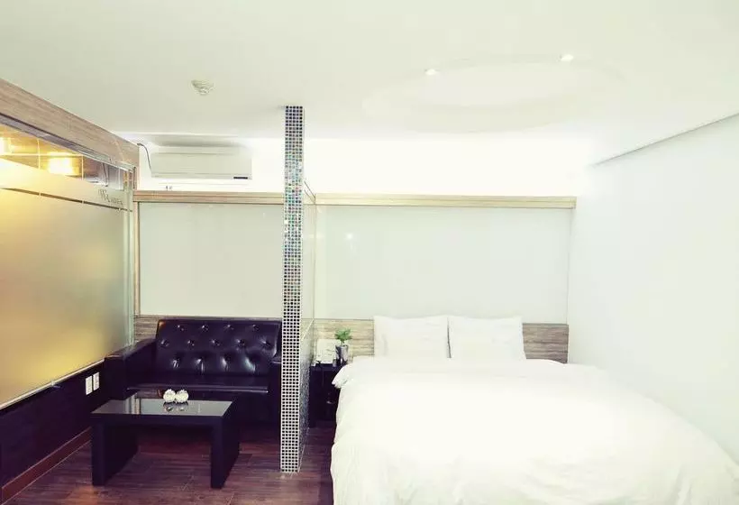 فندق على الطريق Haeundae Society