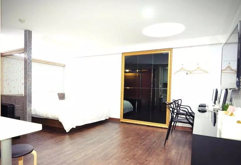 فندق على الطريق Haeundae Society