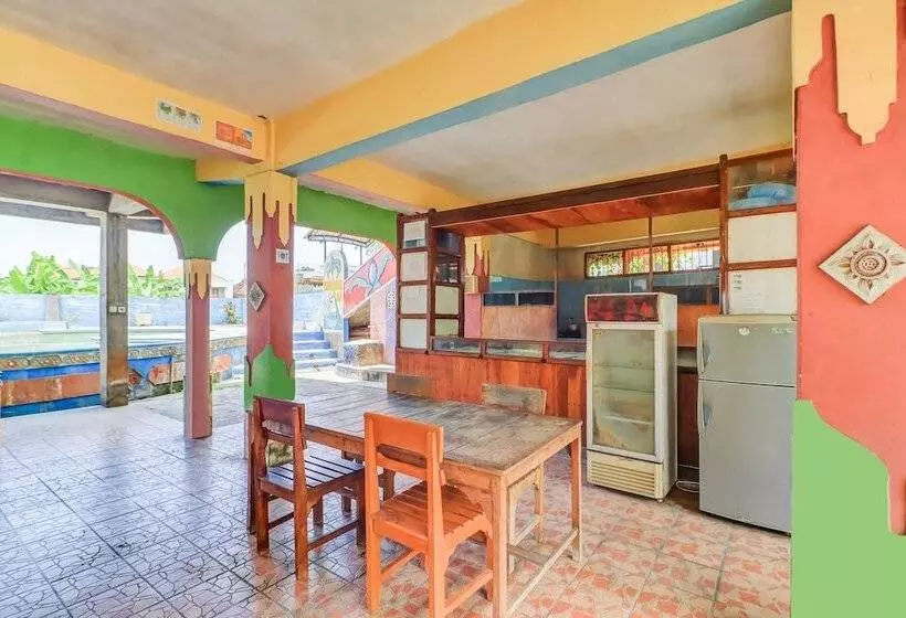 Hotelli Oyo 91042 Hawaina