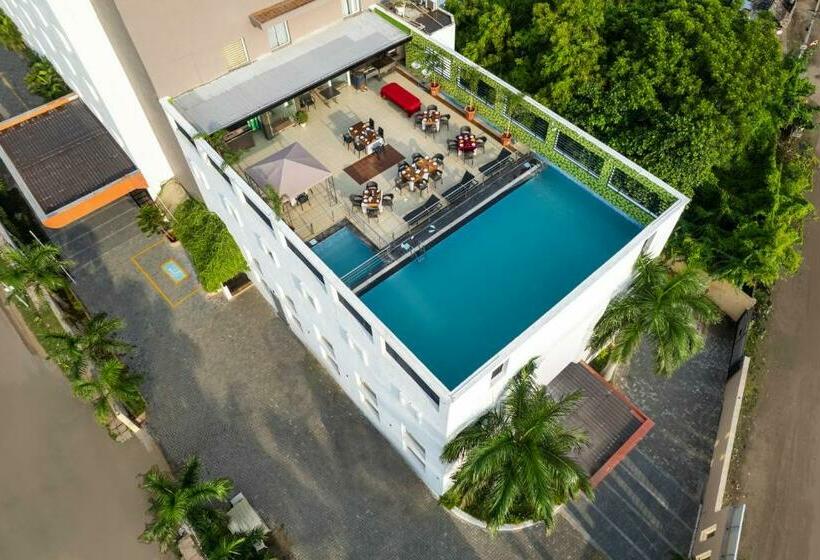 Hotel Sterling V Grand Madurai