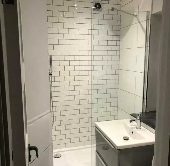 ペンション 4 The Archways