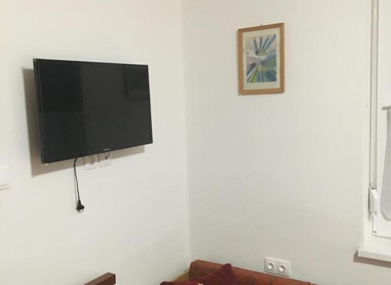 膳宿费 Dombi Porta