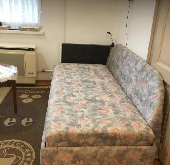 膳宿费 Dombi Porta