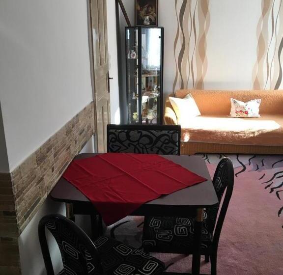 膳宿费 Dombi Porta