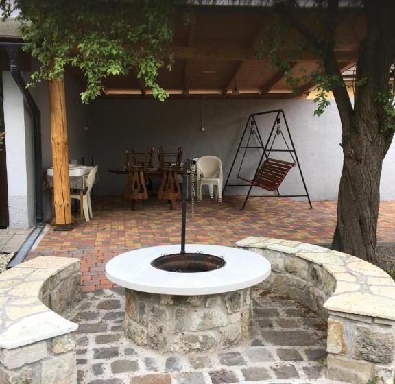 膳宿费 Dombi Porta