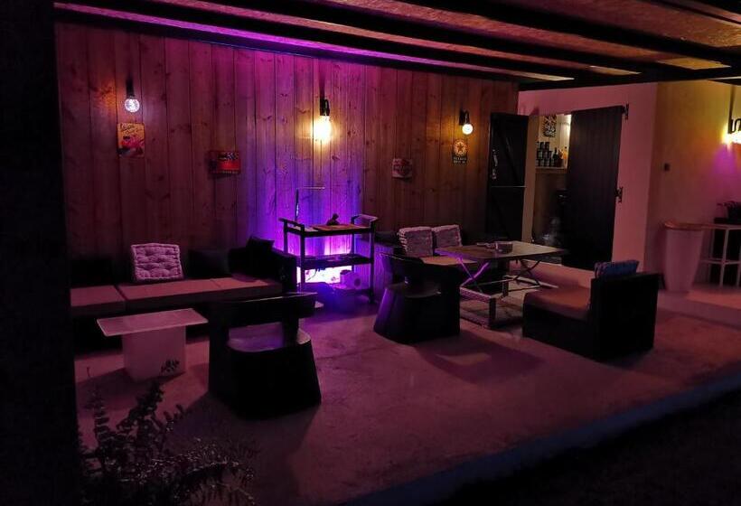 Hostal 170 Room 14 Service Appartement