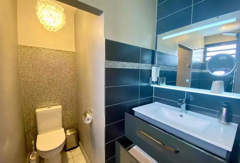 Hostal 170 Room 14 Service Appartement