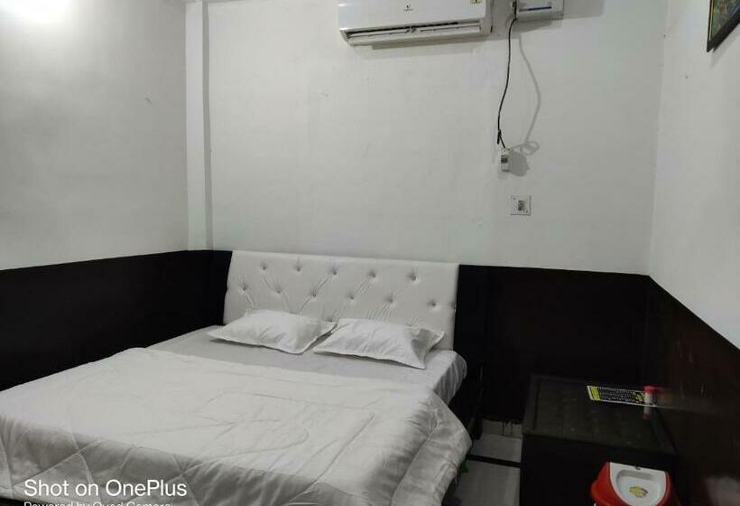 호텔 Oyo 87549 Andaaz Residency Room & Restaurant