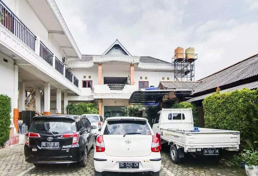 هتل Oyo 91063 Kost Bunga